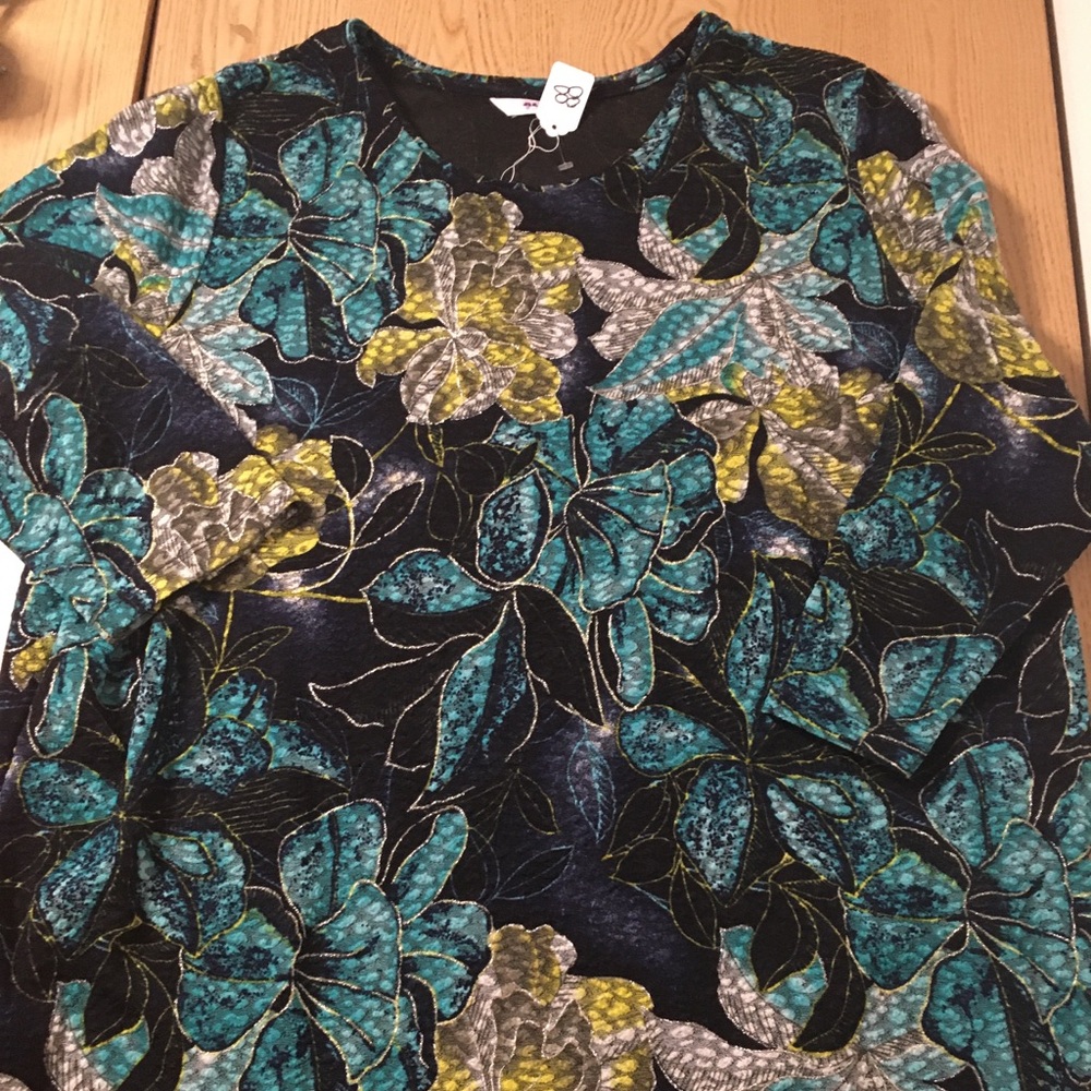 Alia Plus Black Blouse with Floral Design Lightweight Stretchy Size 3X